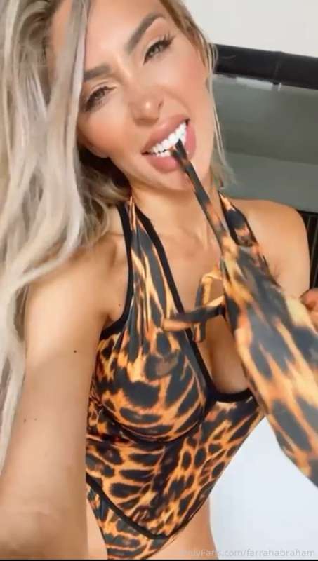 HAVE A WILD FARRAH FRIDAY !! 😈🔥🐆