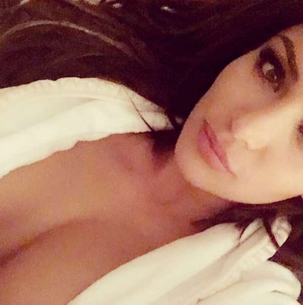 👀