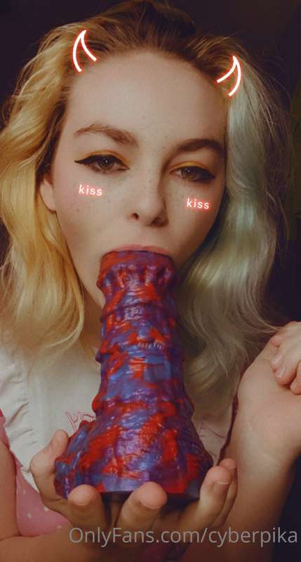 Watch me ride that fat dildo from my previous preview post ❤.. 6