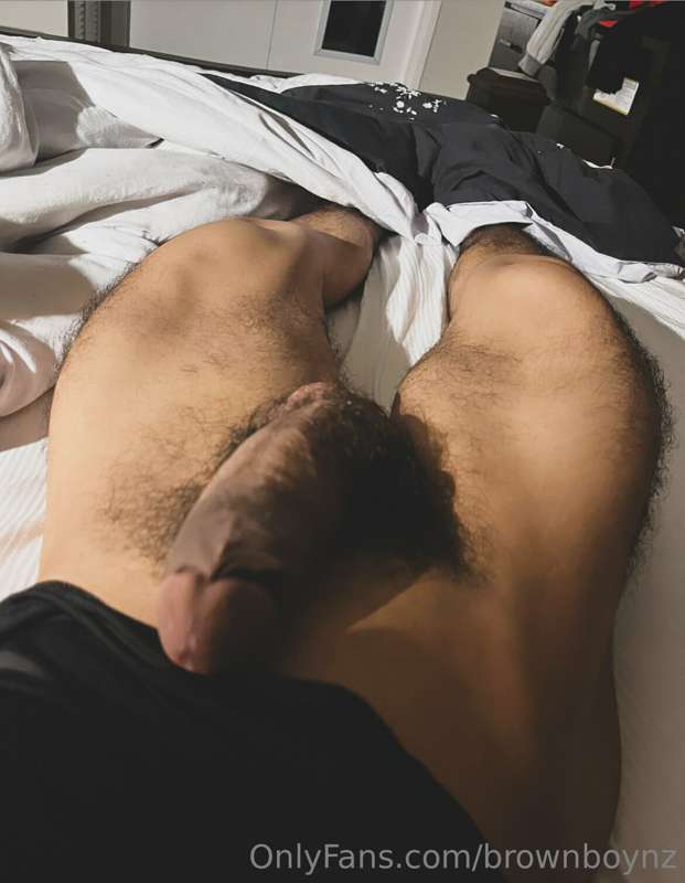 Nap time 
Who’s wants to come squeeze between my thighs 🫣