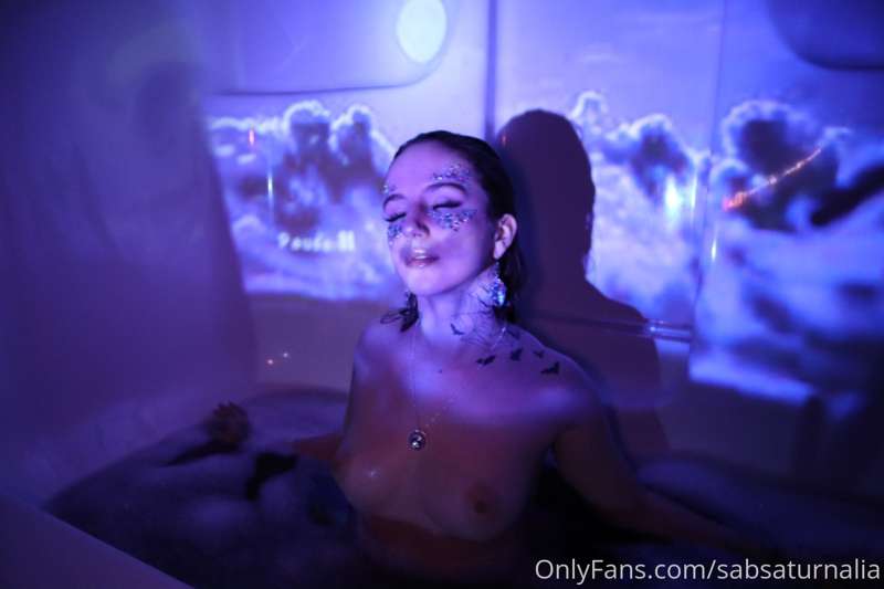Dreamy photoshoot I did the other night with an old projecto.. 8