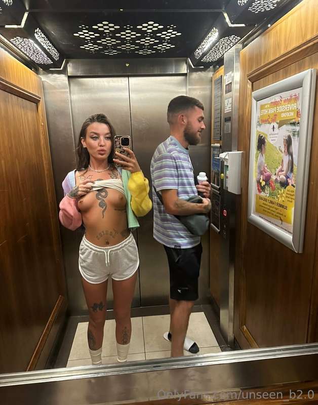 Flash 🍒 in the elevator 👅