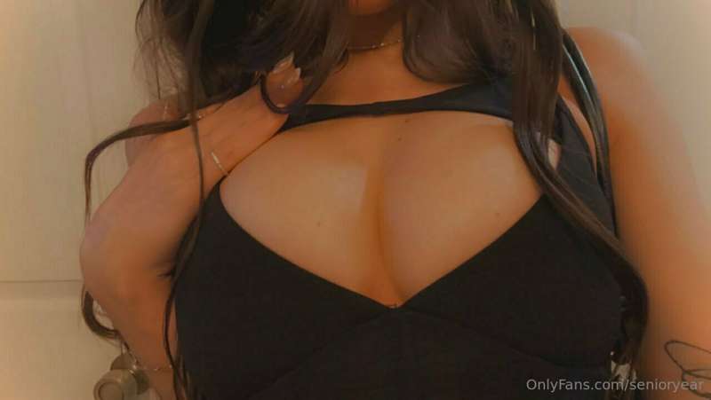 Guess my bra size for a free nude.