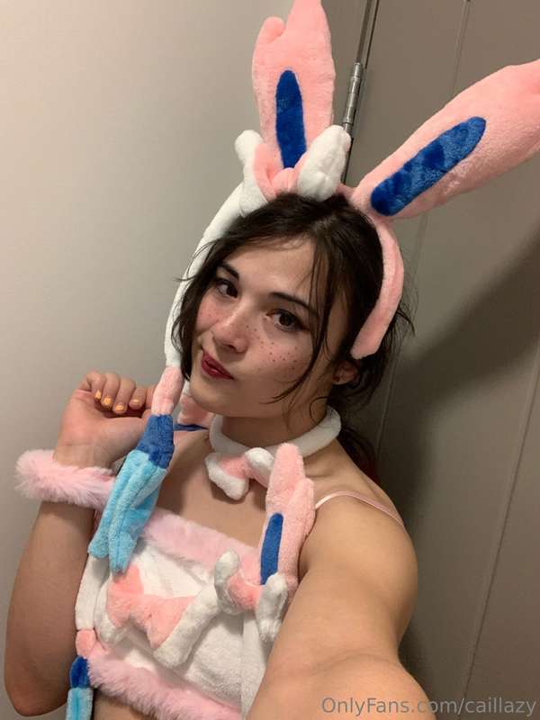 Sylveon is looking for a new ownerFeed me rare candies 👉👈? 16