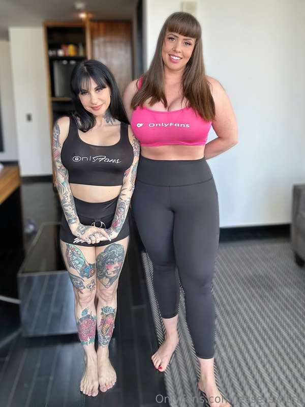 She’s the perfect height if you ask me 🚤@joannaangel  3