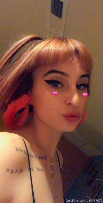 Since I’ve never actually posted what i am all about. Hello!..