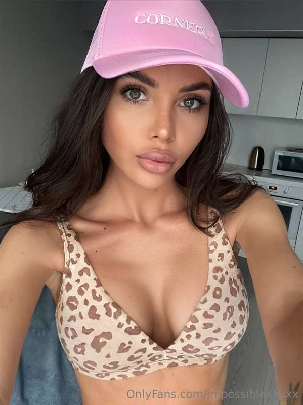 Hey hey, how can these boobs make you feel good? ARE you rea..