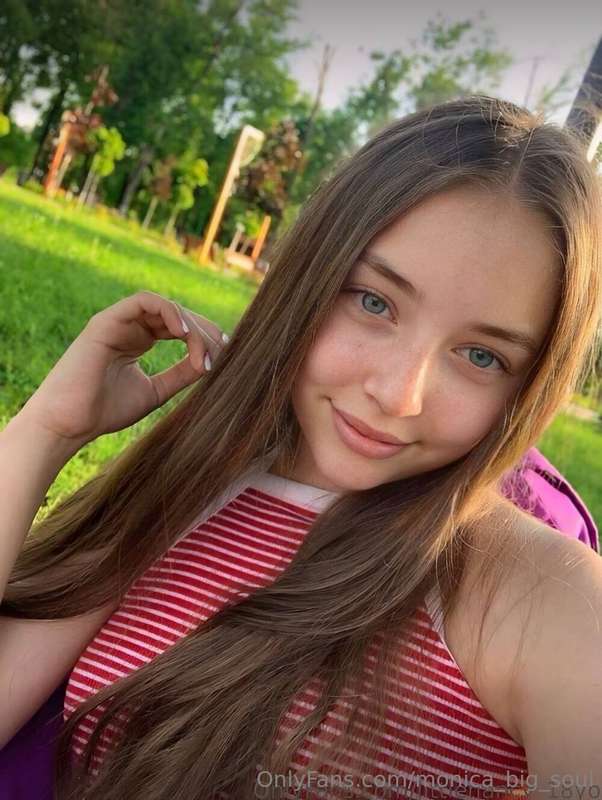 Let me distract you 👉@littlenancy_18yo😇
Cute girl @littlenan..