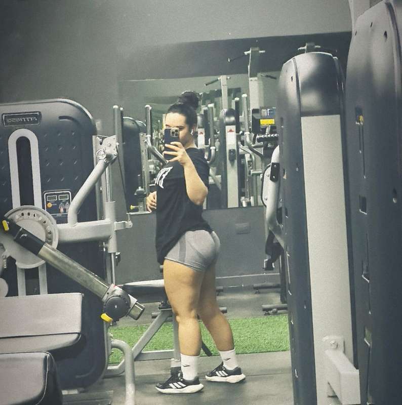 hard training on those glutes!!🔥🔥🔥