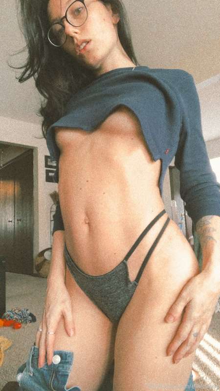 Feelin cute, cleanin my house. 

I took screenshots from vid.. 4