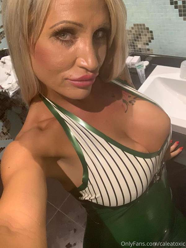 Today green and white latex! Thank you very much for the nic.. 2