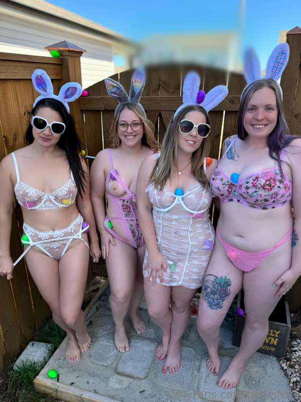 **HAPPY EASTER!!**   How many eggs do you see?