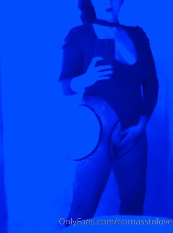 Happy friday bb!! Ready for the party?