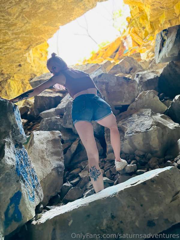 Oops.. my shorts got dirty on my hike! 🤭😋