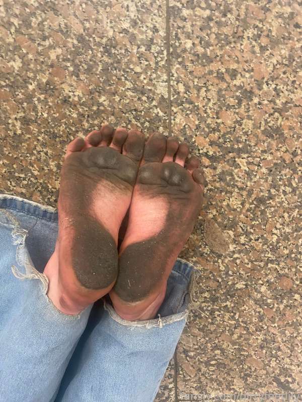 Dirtyfeetlily - Fansly - 2025-04-19T18:45:50