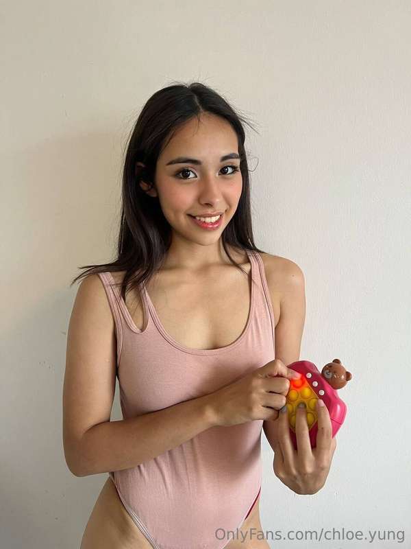 Chloe.Yung - Onlyfans - 19 Apr, 2025 2