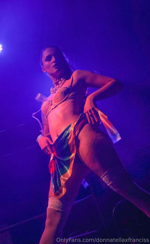 here I want to Share My gogo stylist too 💅🏻 Love Dancing at ..