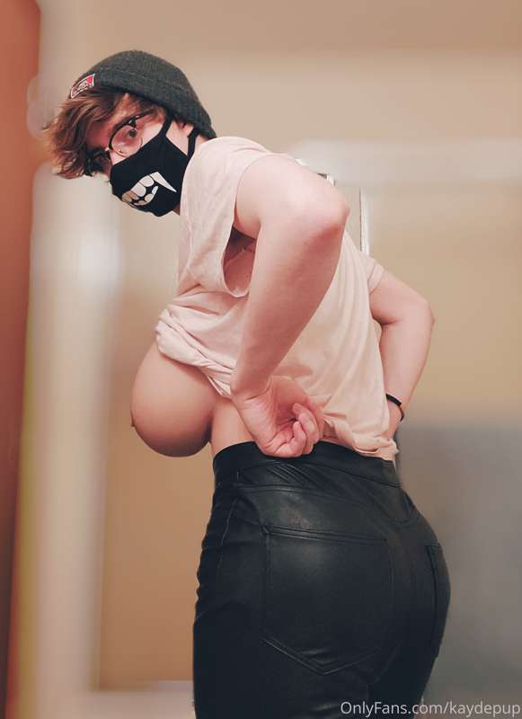 Jeez these things are heavy. Imagine if i sat them in your l.. 5