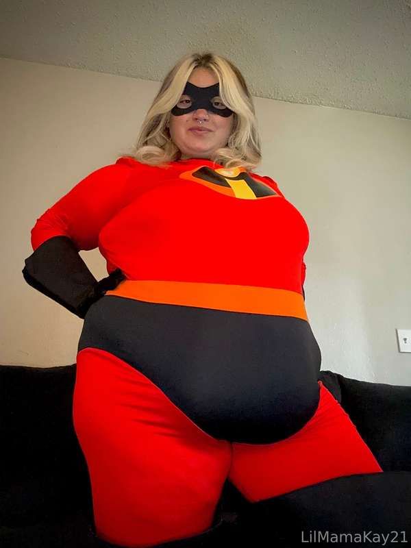 Man Elastigirl has let herself go…she can barely do her job,.. 17