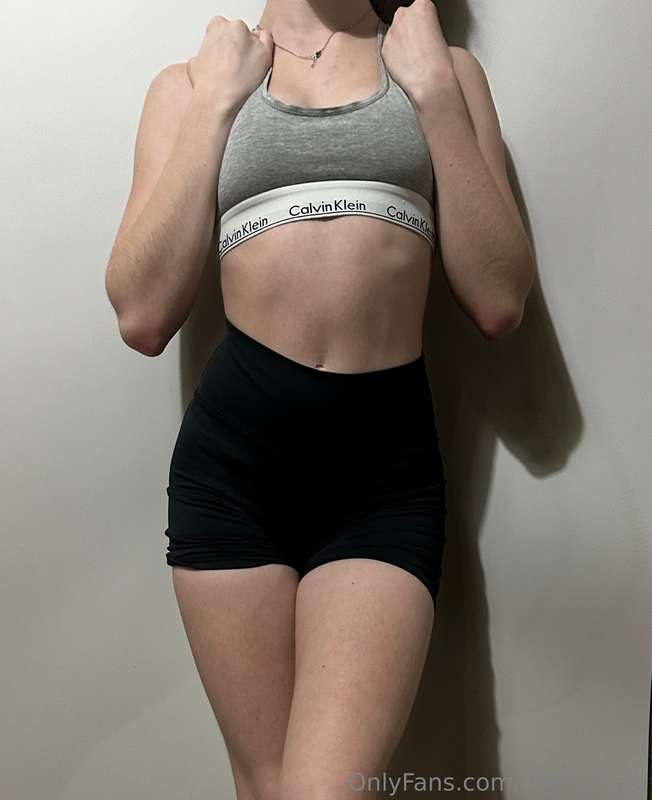 How I look in sport clothes 🥵, Im waiting for your dm 💌
