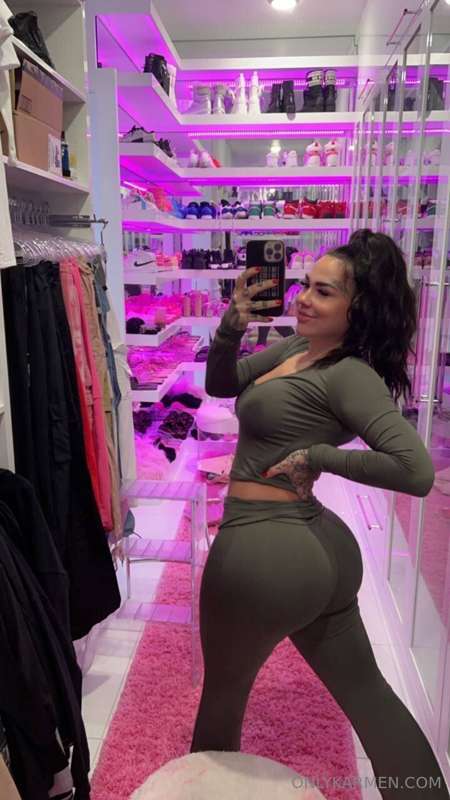 you fuck with me even in lazy clothes??? 