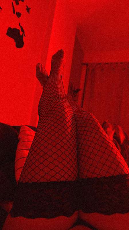 Do you want a tour of my legs?🔥