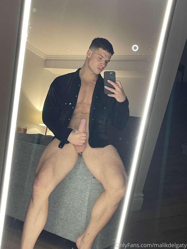 Happy HumpDay guys! 
Hope these few photos will help you get.. 3