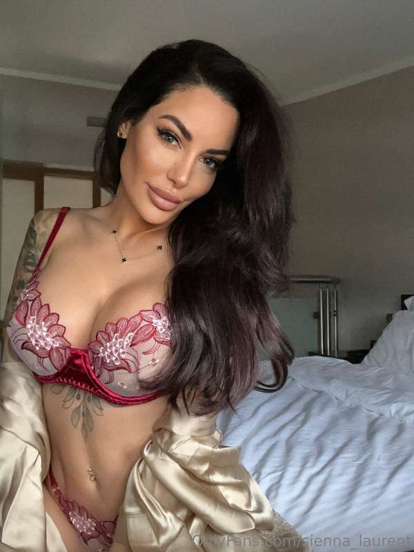 Oh, how I love lace lingerie 😈❤️Softness & passion come toge..
