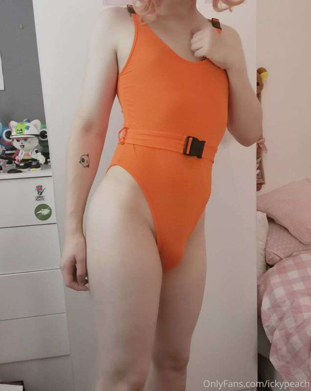 I feel like a little lifeguard in this one piece !☺️
Maybe w.. 4