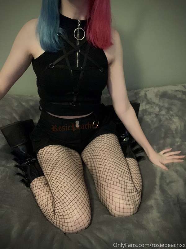 last of the succubus pics, i loved the outfit i was wearing 3