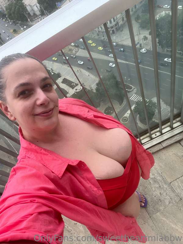 Short day at the pool going back on next week ! My bum float.. 3