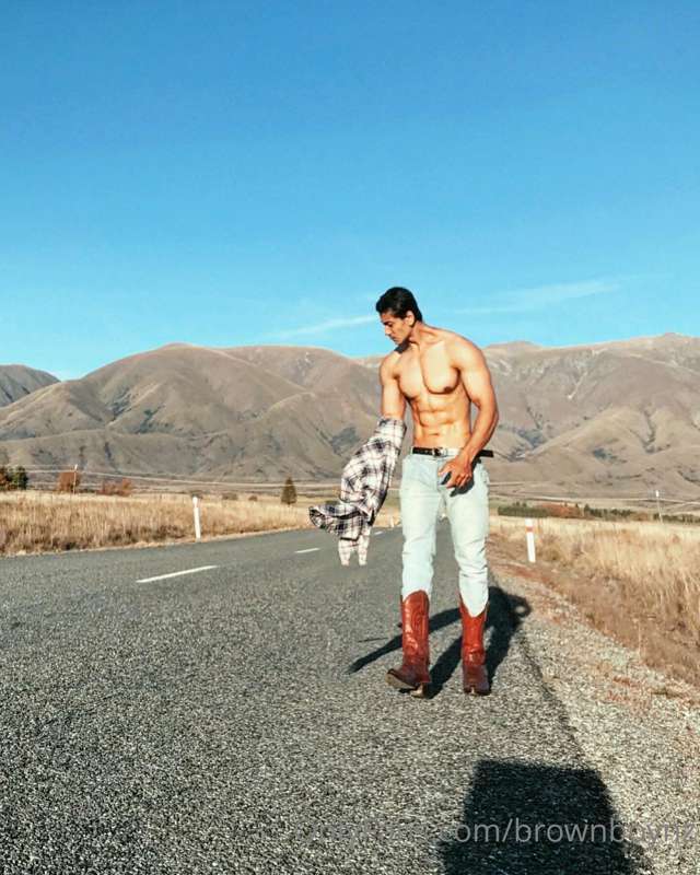 Went on road trip , beautiful nz view. 
Would you give me a .. 2