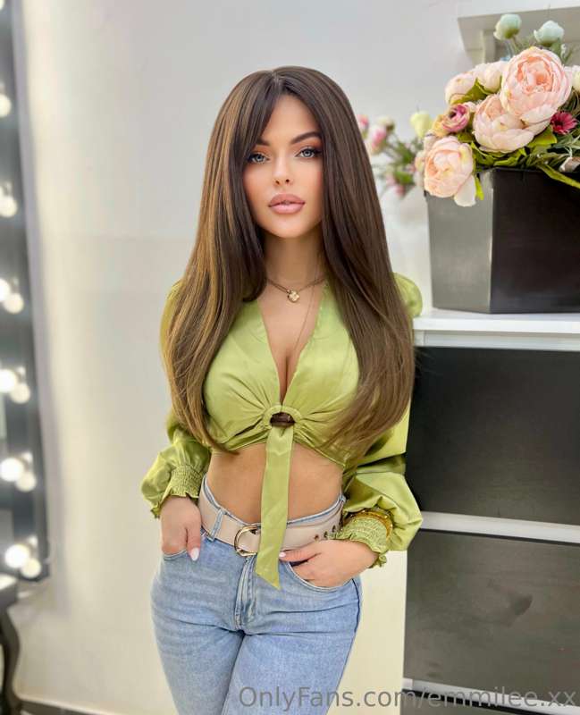 How do you look at this hair color?) very unusual, I think b..