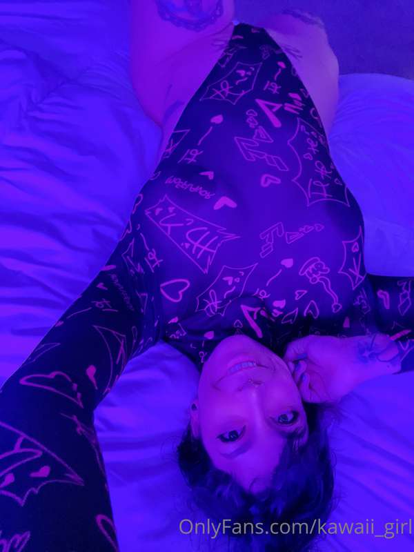 I love feeling this bodysuit rub against my pussy 💕 had an i.. 3
