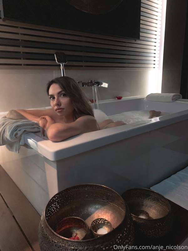 Hot bath, hot me, let's make a fire together