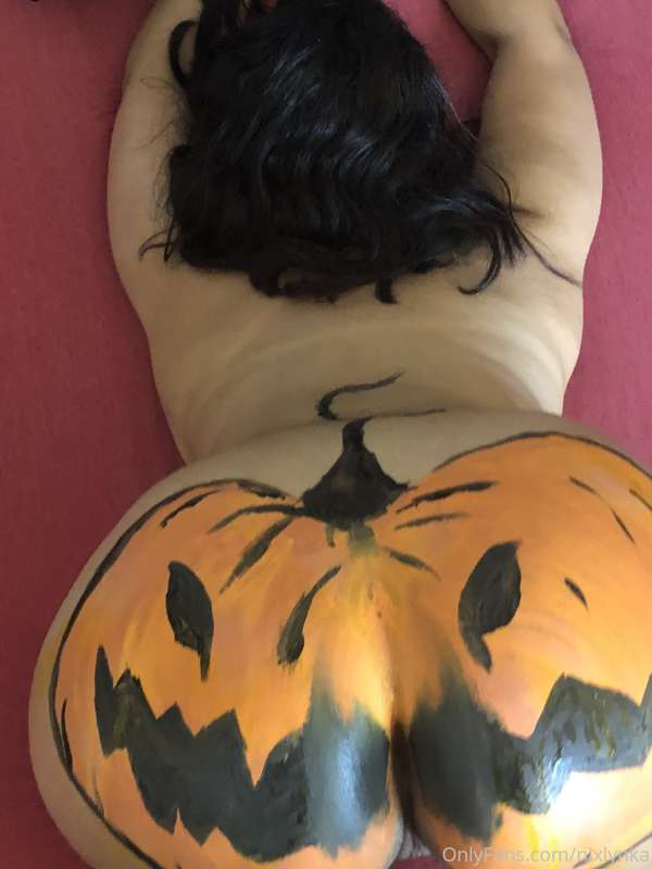 This is true art on a beautiful ass ;)