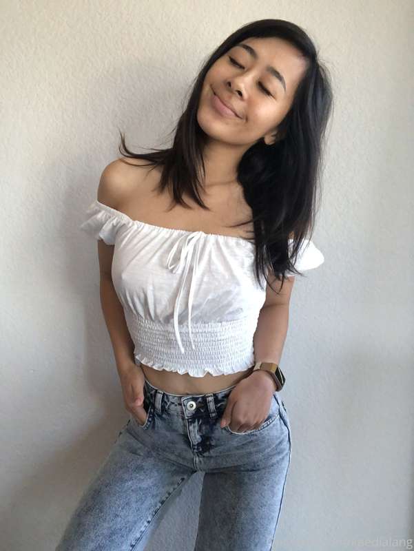 I have a new free pornhub video out trying on new clothes! T.. 9