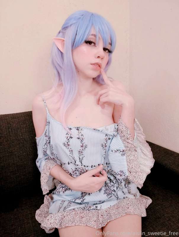 Three cute elf, which one do you like the most? 🌸