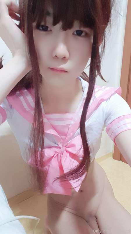 i like this pink cloth :) 1
