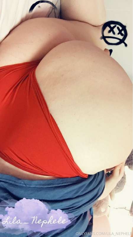 Tuesday boobsday!🍒DM ME FOR A TITTI PIC☀️💕