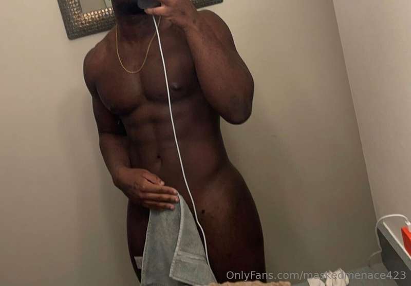 Who’s taking it off?👀