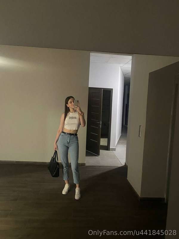 Maryy_18 - Onlyfans - 04 Sep, 2024