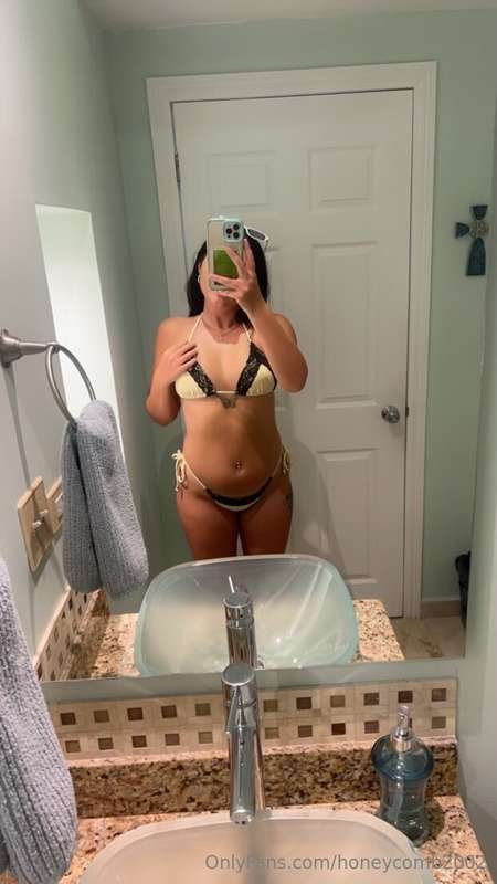 Honeycomb2002 - Onlyfans - 05 Aug, 2024