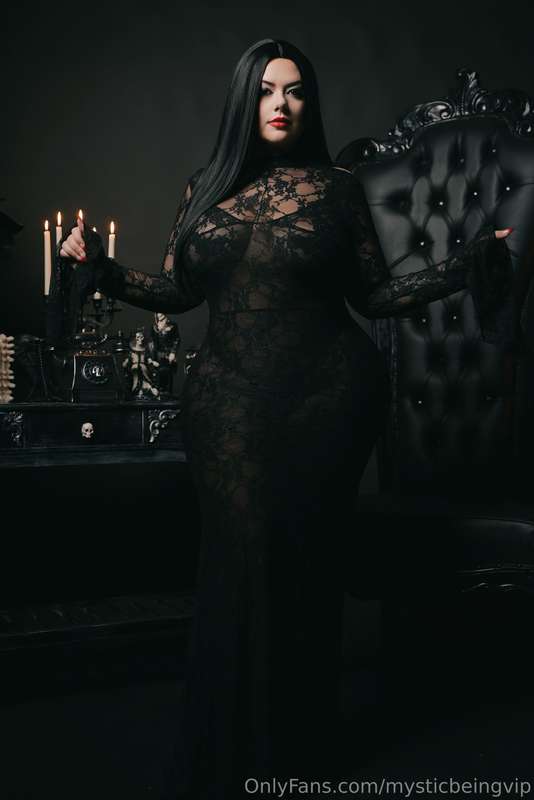 Day 9/31 days of Halloween | Morticia from the Addams family.. 7