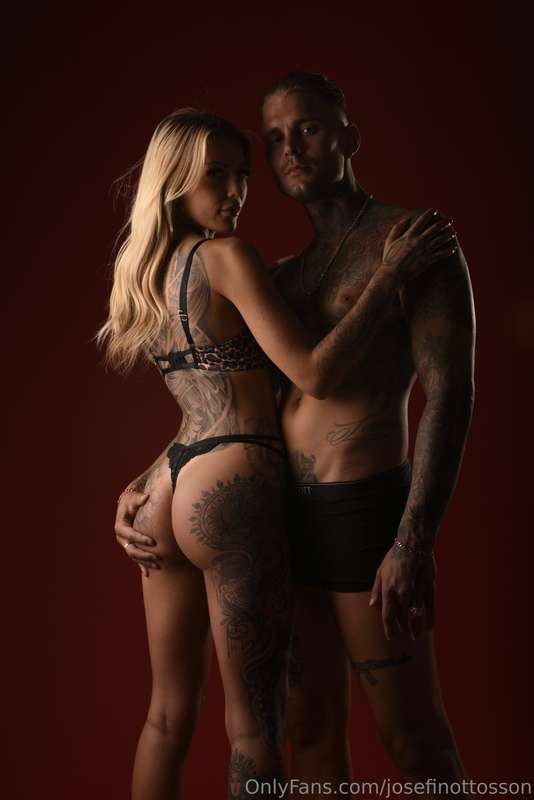 Nu kommer första släppet bilder från plåtningen i tisdags 🖤😏 3
