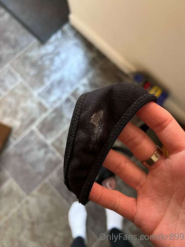 Ooops I cum too much when I’m out 💦🤪