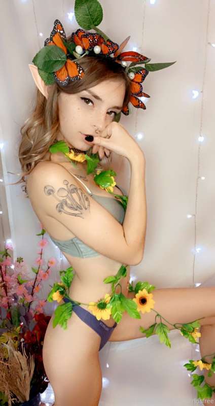Little woodland elf waiting to crawl into bed with you ✨🌱😘