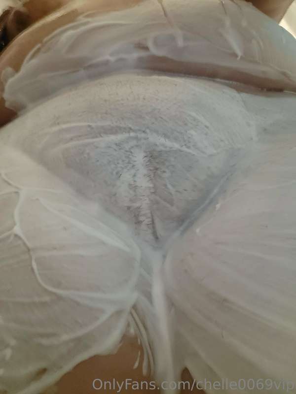 Who wants to shower and get wet with me today? 😈💦 make sure .. 5