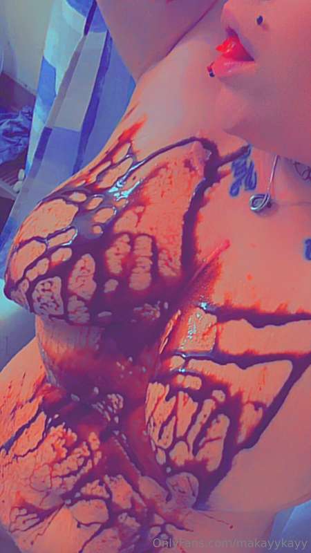 Into chocolate messes.? I’d like to be licked clean now. ;3