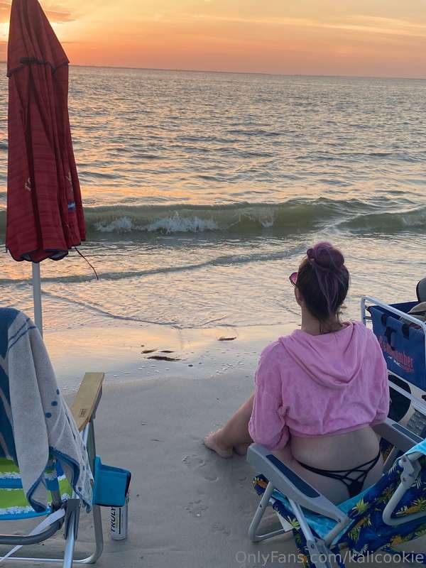 TGIF 🤩🥳 Take me back to FL 🌴 this time of year is  fabulous ..